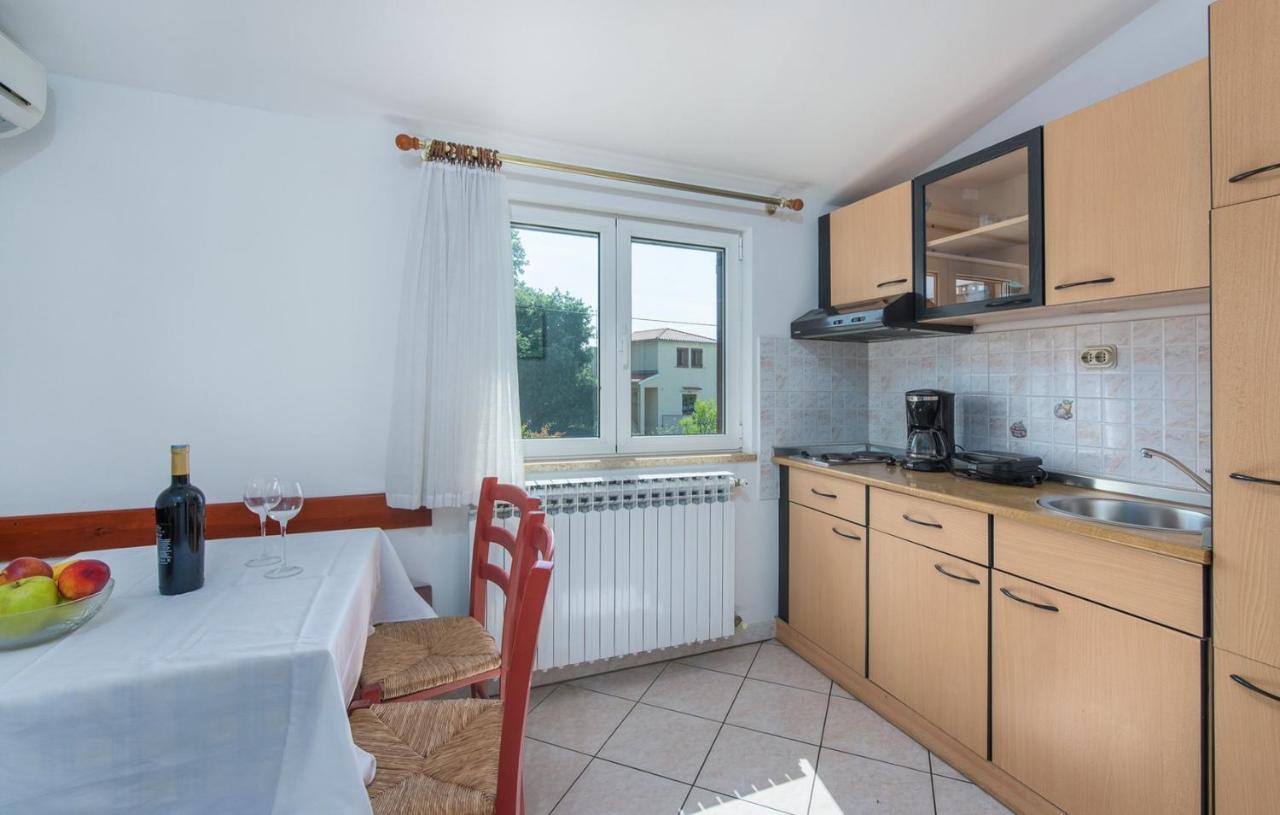 Villa Anita With Common Pool Vrvari Extérieur photo