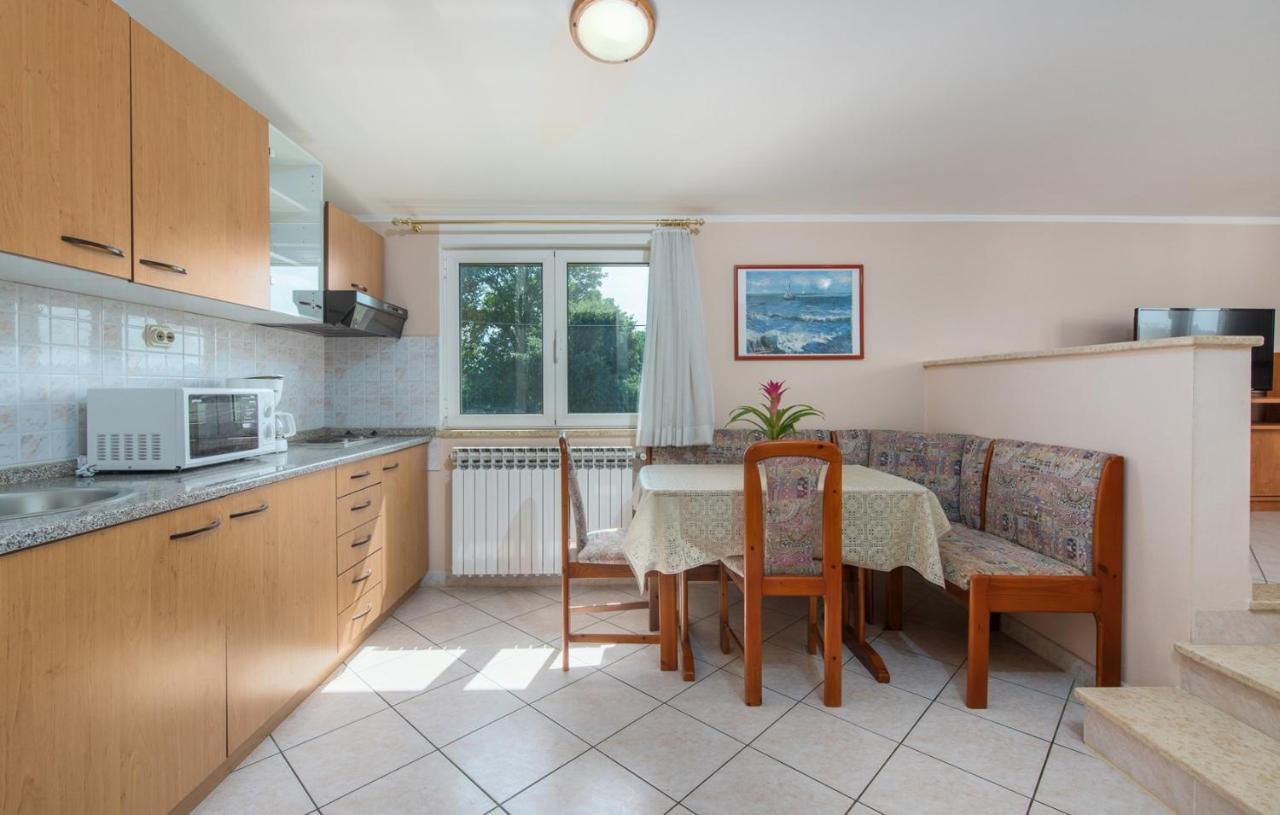 Villa Anita With Common Pool Vrvari Extérieur photo