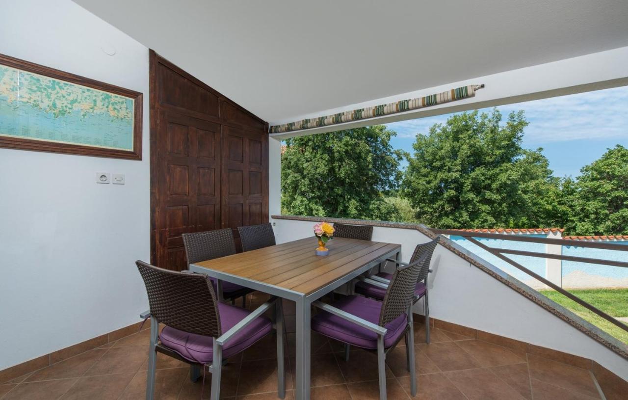 Villa Anita With Common Pool Vrvari Extérieur photo