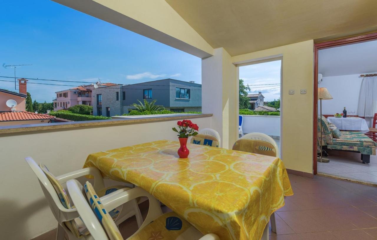 Villa Anita With Common Pool Vrvari Extérieur photo