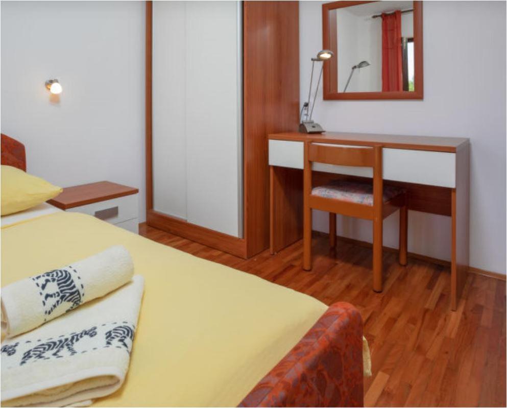 Villa Anita With Common Pool Vrvari Chambre photo